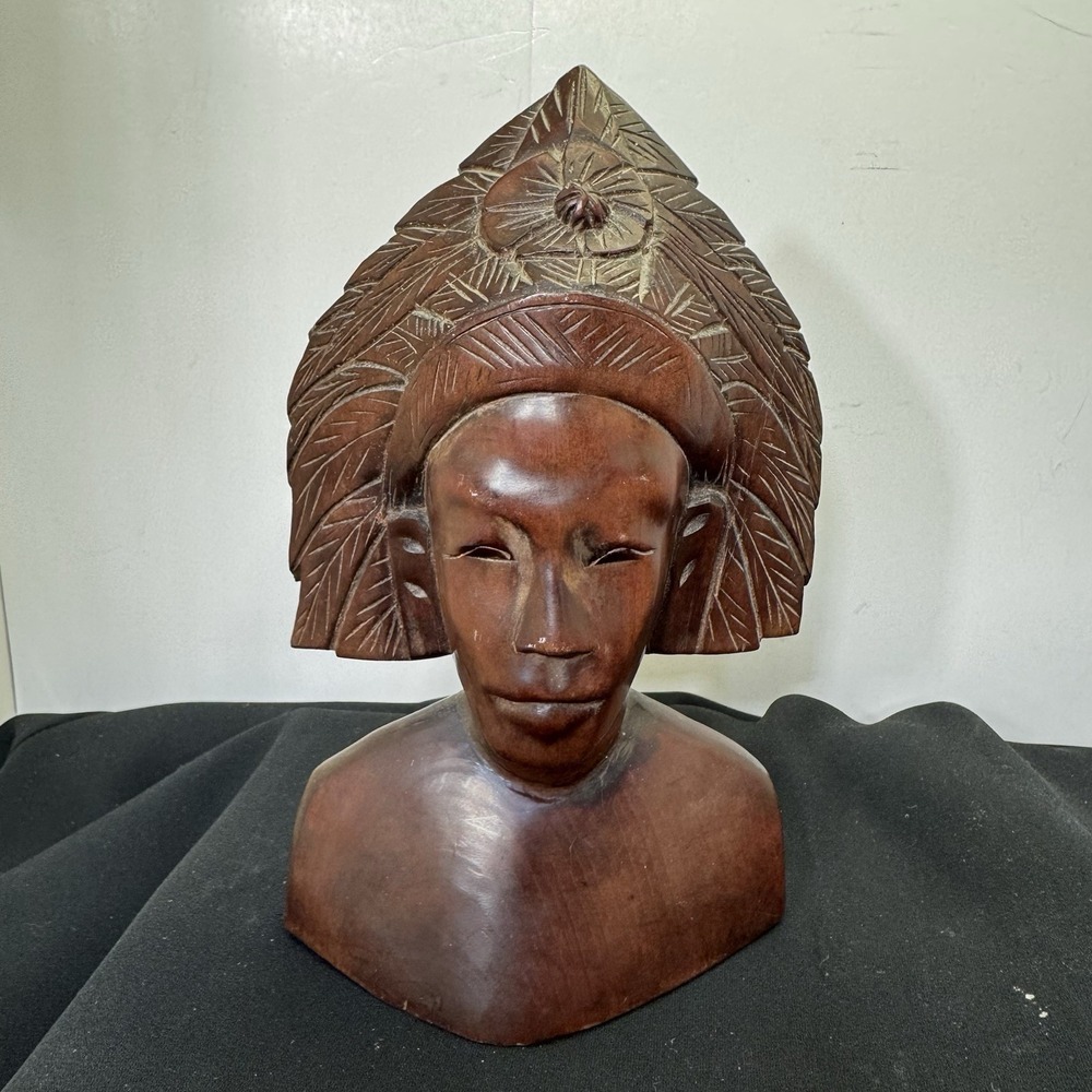 Vintage Indonesian Balinese Carved Wooden Bust Of Male or Female Janger Dancer